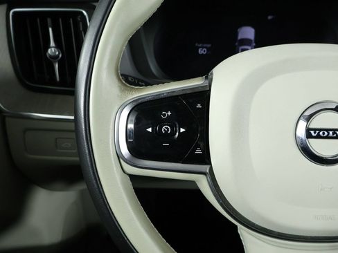 Used 2023 Volvo XC60 B5 Plus w/ Climate Package AWD/4WD image 10