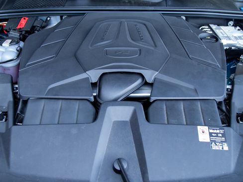 Certified 2026 Porsche Cayenne AWD/4WD image 21