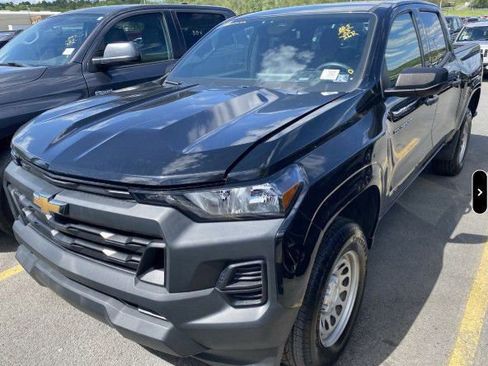 Used 2023 Chevrolet Colorado W/T RWD image 1