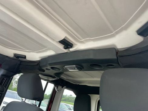 Used 2012 Jeep Wrangler Unlimited Sport AWD/4WD image 40