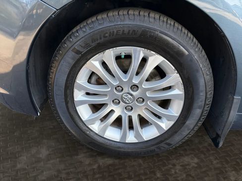 Used 2017 Toyota Sienna XLE w/ Protection Package image 36