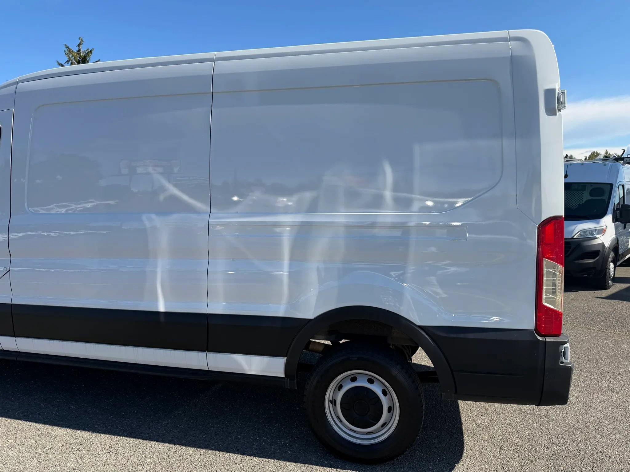 Used 2023 Ford Transit 250 Medium Roof RWD image 10