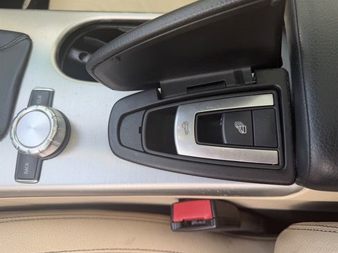 Used 2012 Mercedes-Benz SLK 350 image 10