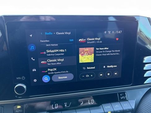 Used 2025 Toyota Camry SE image 12