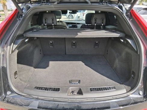 Used 2023 Cadillac XT4 Premium Luxury w/ Technology Package image 5