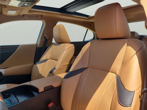 Used 2024 Lexus ES 350 w/ Technology Package FWD image 18