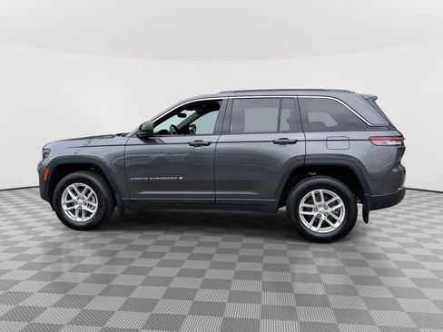 Used 2025 Jeep Grand Cherokee Laredo X w/ MOPAR Finishing Package AWD/4WD image 5