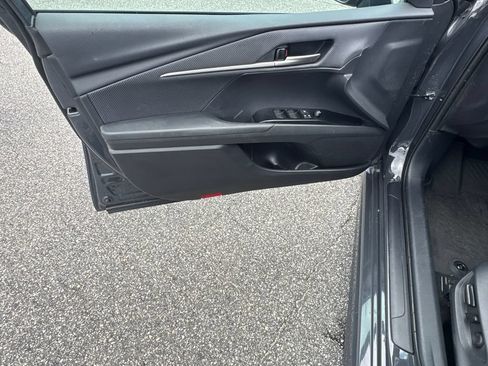 Used 2025 Toyota Camry SE FWD image 10