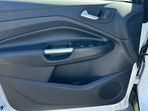 Certified 2018 Ford Escape SE image 16