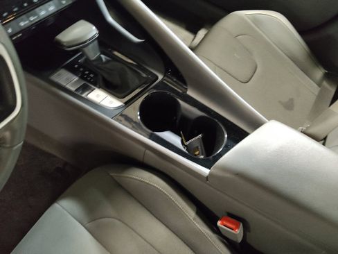 Used 2025 Hyundai Elantra SEL FWD image 26