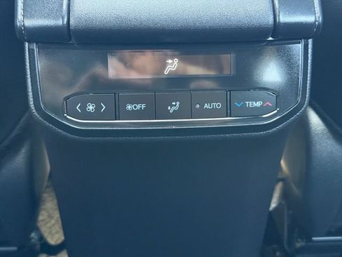 Used 2025 Toyota Highlander XSE AWD/4WD image 17
