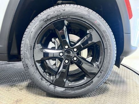 New 2026 Jeep Grand Cherokee Limited AWD/4WD image 32