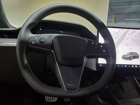 Used 2024 Tesla Model S image 29