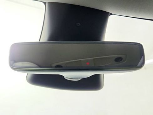 Used 2025 Tesla Model Y Long Range RWD image 69