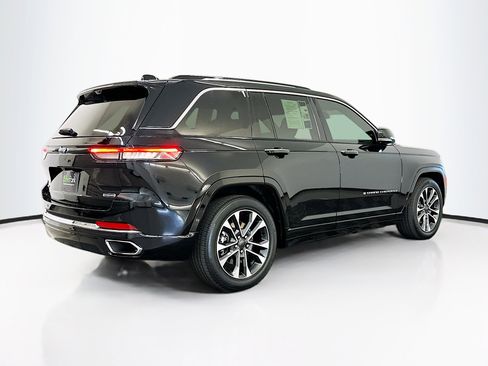 Used 2023 Jeep Grand Cherokee Overland w/ Luxury Tech Group IV image 9