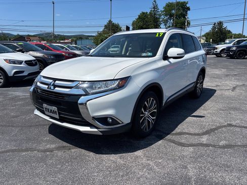 Used 2017 Mitsubishi Outlander SEL AWD/4WD image 3