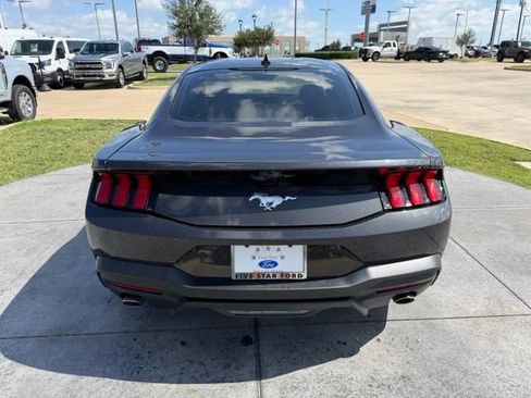 Used 2024 Ford Mustang Coupe RWD image 5
