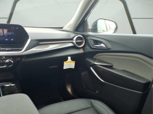 Certified 2024 Chevrolet Trax ACTIV w/ Sunroof Package FWD image 12