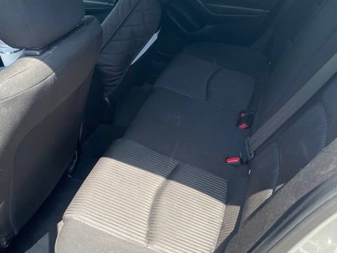 Used 2014 MAZDA MAZDA3 i Touring FWD image 9
