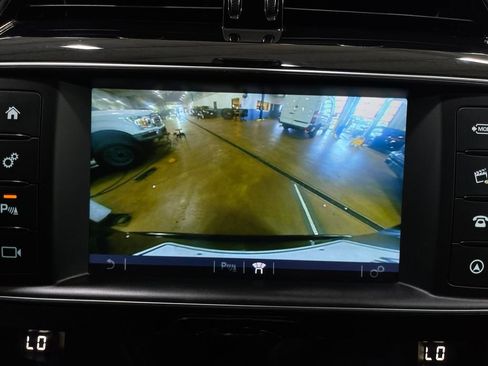 Used 2018 Jaguar F-PACE S image 11