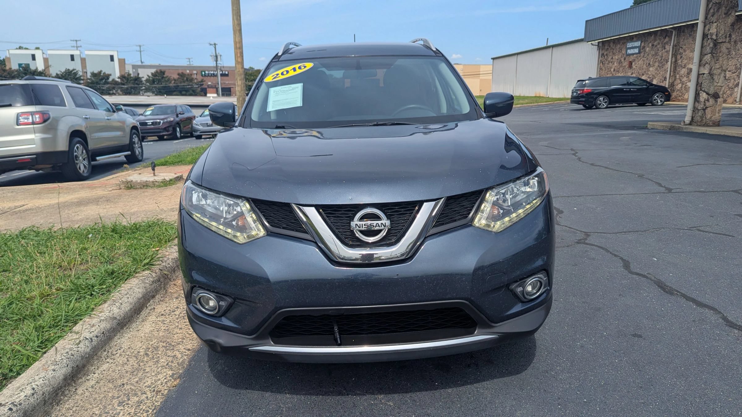 Used 2016 Nissan Rogue S AWD/4WD image 2