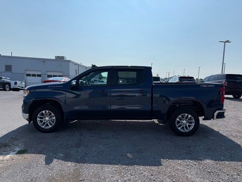 Used 2023 Chevrolet Silverado 1500 LT AWD/4WD image 21