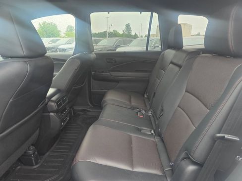 Certified 2024 Honda Passport Black Edition image 11