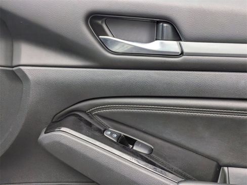Used 2023 Nissan Altima 2.5 SL image 34
