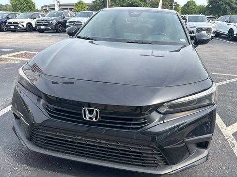 Used 2022 Honda Civic Sport image 2