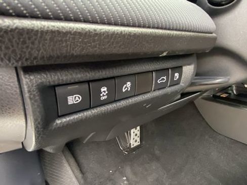 Used 2025 Toyota Camry SE FWD image 18
