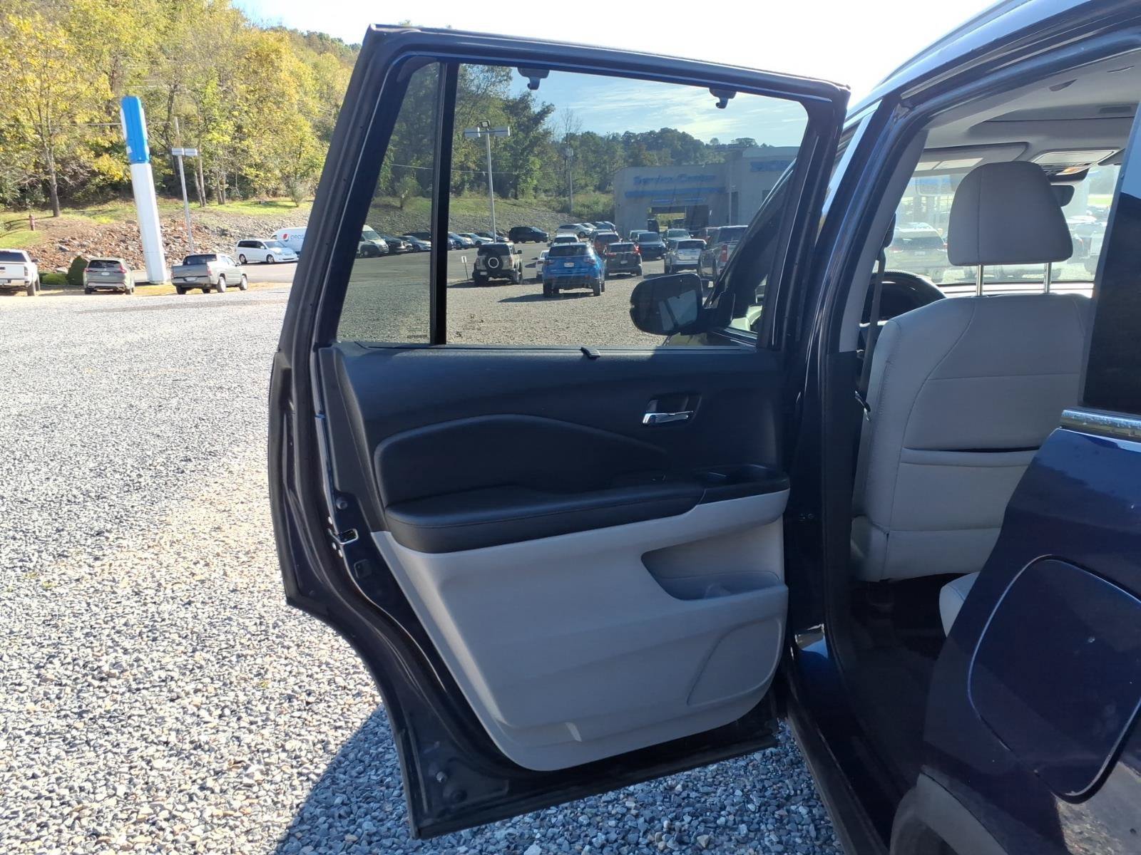 Certified 2022 Honda Pilot Touring image 15