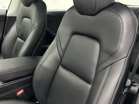 Used 2023 Tesla Model 3 Standard Range image 16