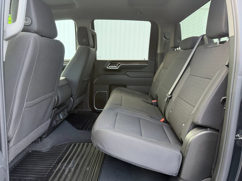 Used 2025 Chevrolet Silverado 2500 LT w/ Convenience Package AWD/4WD image 36