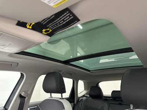 New 2026 Volkswagen Taos SE image 16