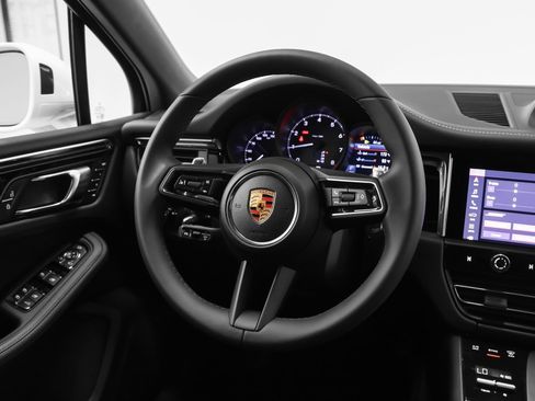 New 2026 Porsche Macan image 31