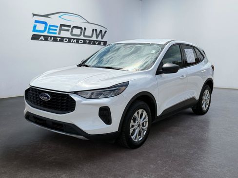 Used 2025 Ford Escape Active AWD/4WD image 7