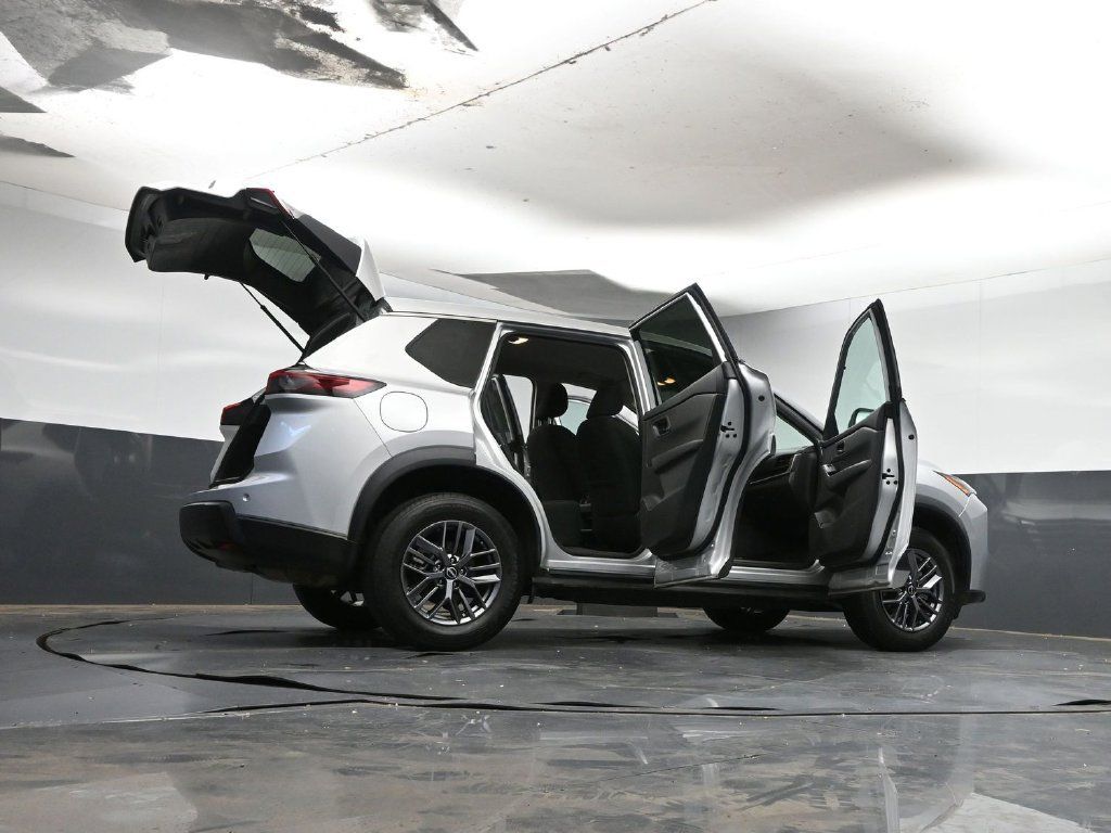 Used 2024 Nissan Rogue S AWD/4WD image 41