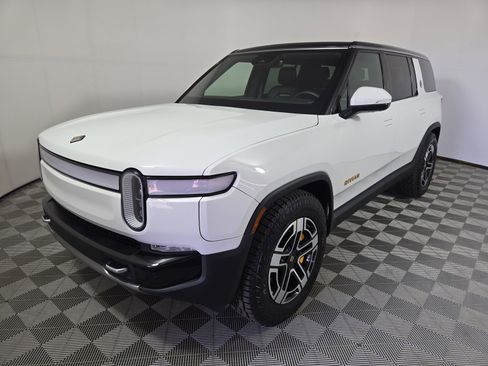 Used 2022 Rivian R1S Launch Edition image 1