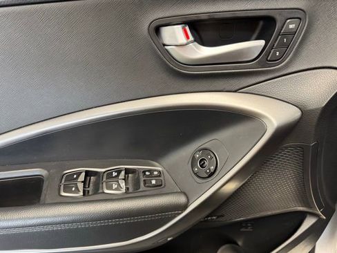 Used 2017 Hyundai Santa Fe Sport image 12