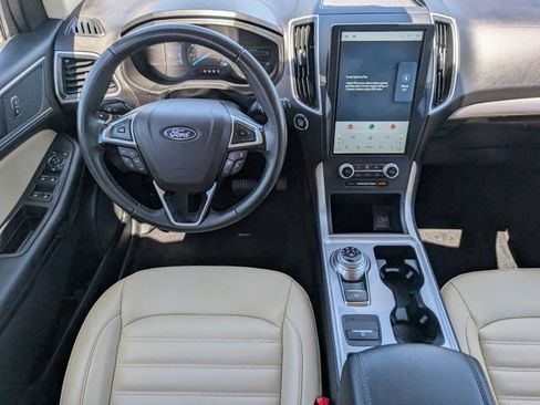 Used 2024 Ford Edge SEL w/ Convenience Package AWD/4WD image 6