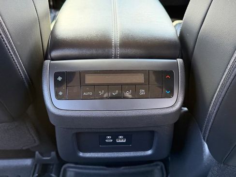 Certified 2025 Nissan Pathfinder SL image 24