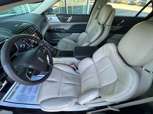 Used 2017 Lincoln Continental Reserve w/ Luxury Package image 10