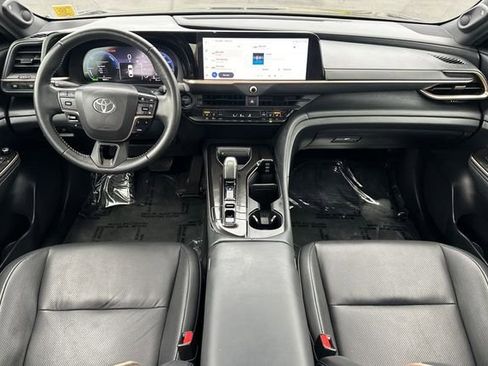 Certified 2024 Toyota Crown AWD/4WD image 18