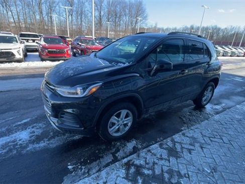 Certified 2022 Chevrolet Trax LT w/ LT Convenience Package image 4