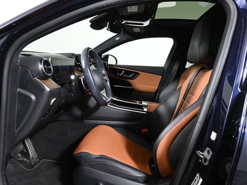 Used 2024 Mercedes-Benz GLC 300 4MATIC image 3