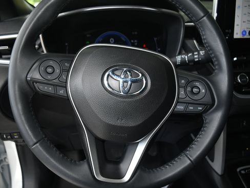 Used 2025 Toyota Corolla Cross AWD Hybrid w/ Convenience Package image 13