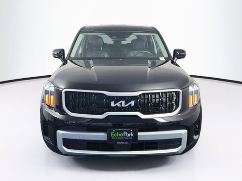 Used 2025 Kia Telluride LX FWD image 2