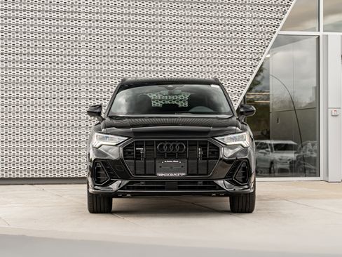 Certified 2025 Audi Q3 2.0T Premium w/ Convenience Package AWD/4WD image 33