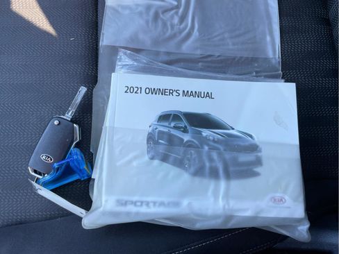 Used 2021 Kia Sportage LX image 13