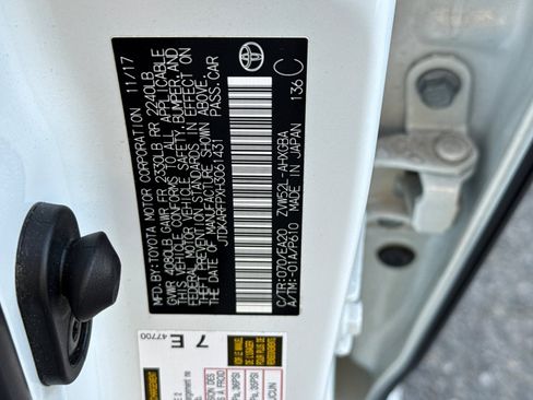 Used 2017 Toyota Prius Prime Advanced image 33